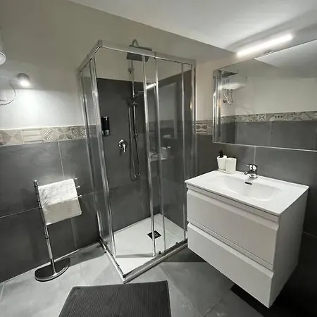 Piazza San Pietro بيت للعطل *